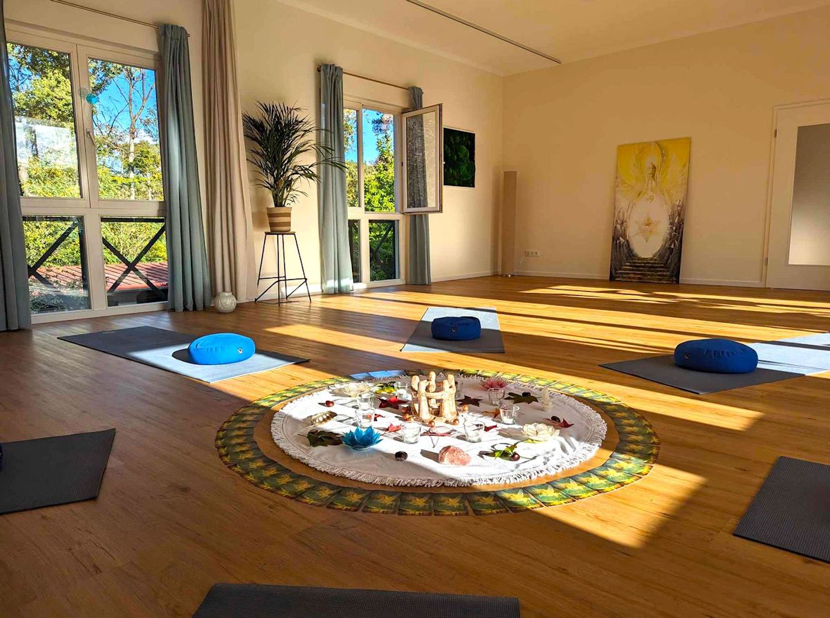 Kundalini Facilitator Frankfurt Niederrad RAUM25
